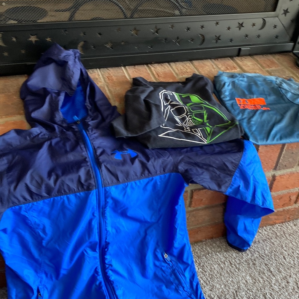 Boys Under Armour Jacket & T-shirt lot  Medium